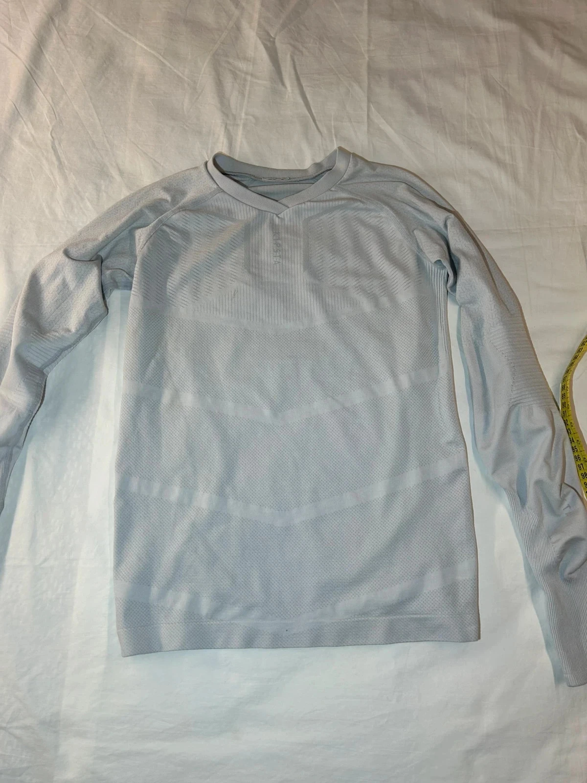 Sweat equipement de sport blanc kipsta